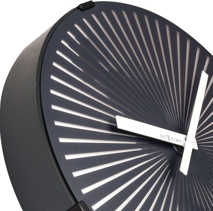 NeXtime Designer Wanduhr Running Man, mit optischer Illusion - Mann joggt, ø 30,5 cm