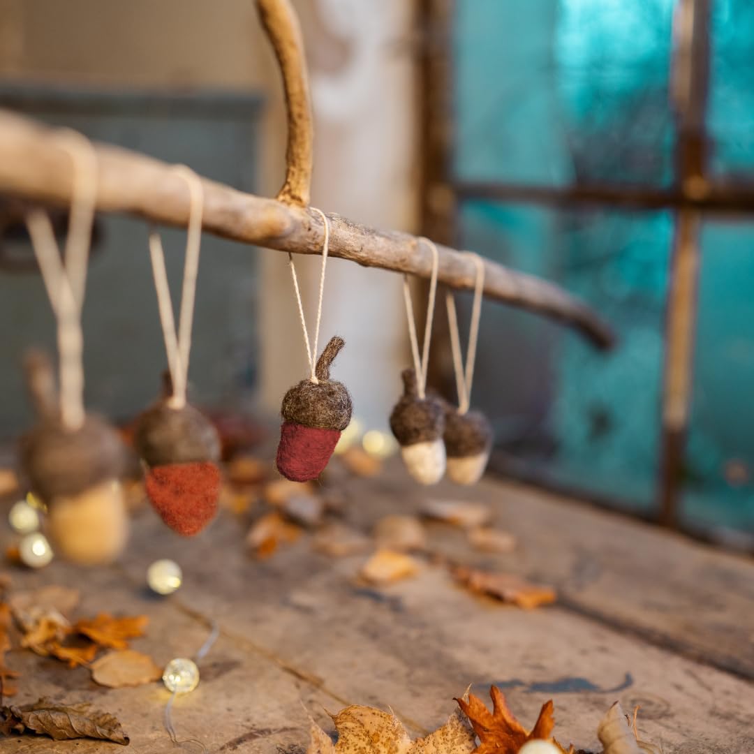 Gry & SIF Herbstanhänger Deko-Eicheln aus Filz, handgemachte skandinavische Herbstdeko, Herbst Dekor