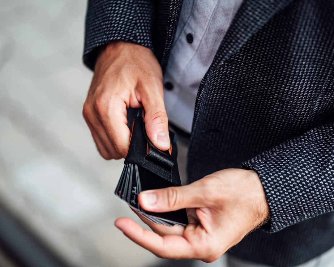 Jaimie Jacobs Nano Boy Pocket mit Gravur Slim Wallet Minimalistische Geldbörse mit Münzfach (Schwarz