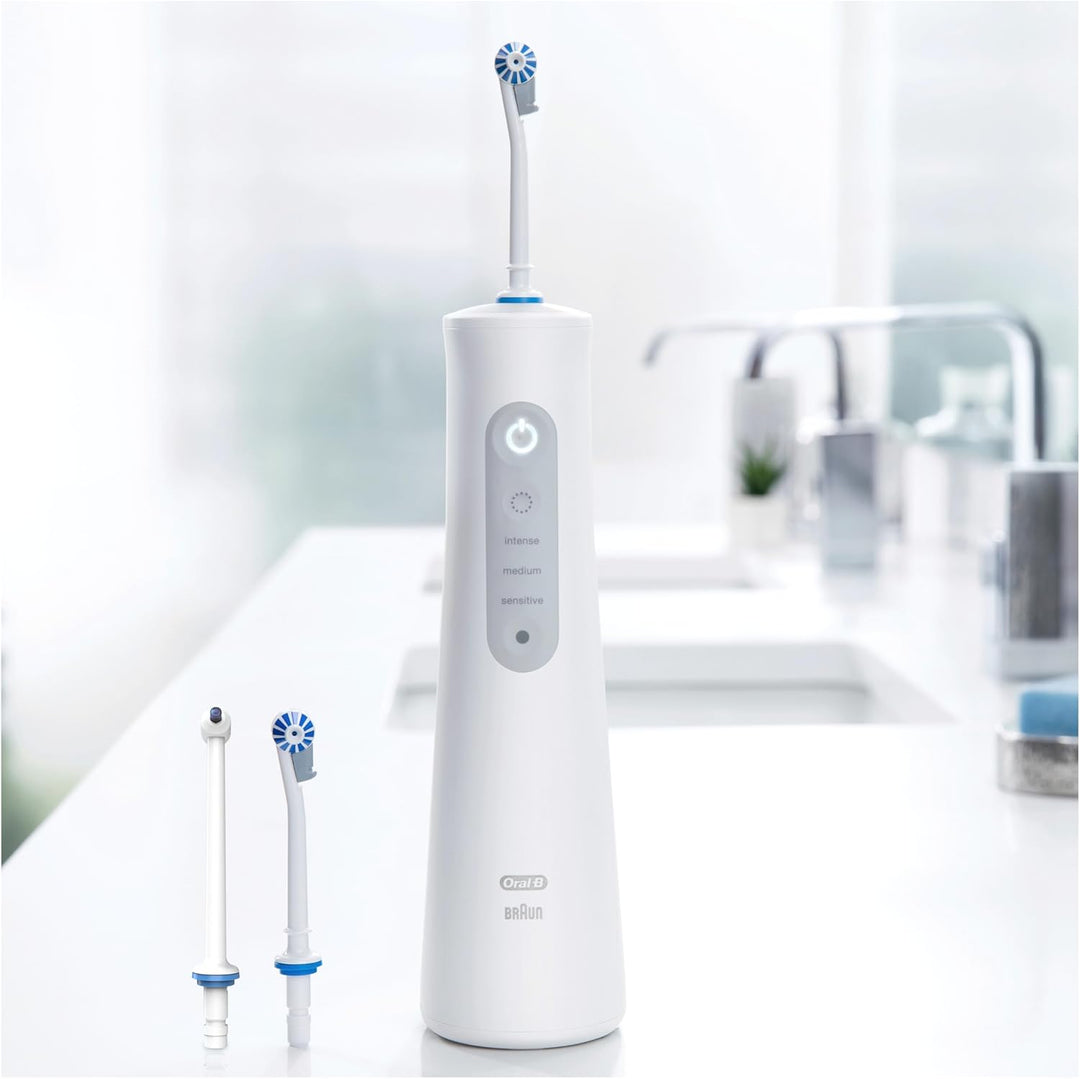 Oral-B AquaCare 6 Kabellose Munddusche, 3 Ersatzdüsen, Zahnzwischenraumreiniger, sanfte Zahnreinigun