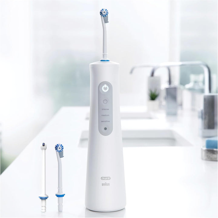 Oral-B AquaCare 6 Kabellose Munddusche, 3 Ersatzdüsen, Zahnzwischenraumreiniger, sanfte Zahnreinigun