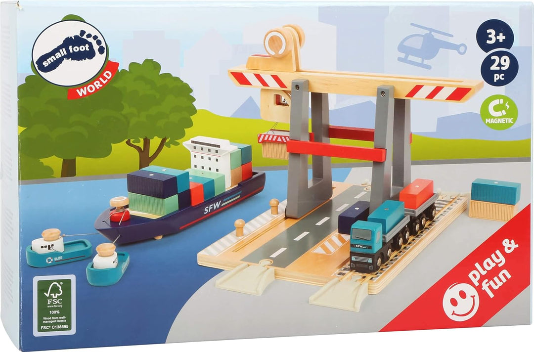 small foot Containerterminal aus Holz, mit beweglicher Containerbrücke, Schiff und Zubehör, ab 3 Jah