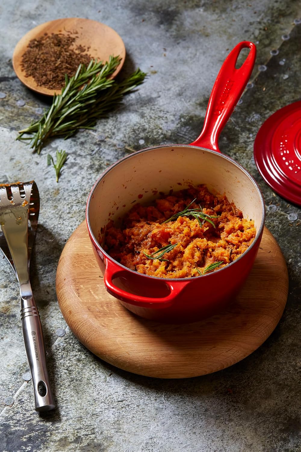 Le Creuset Signature Stielkasserolle aus Gusseisen, Rund, Ø 16 cm, 1,2 l, Für alle Herdarten inkl. I