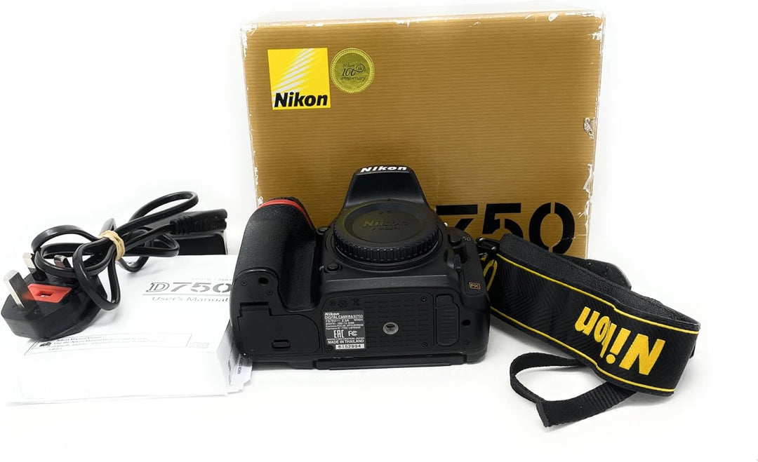 Nikon D750 Vollformat Digital SLR Kamera (24,3 MP, Full-HD Video, EXPEED 4-Prozessor, 3,2 Zoll/8 cm