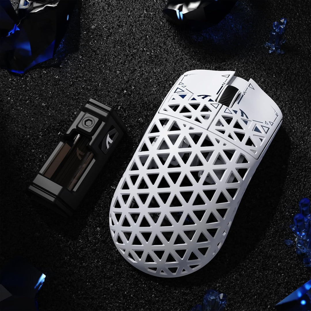 ATTACK SHARK R5 Ultra Carbonfaser HyperSpeed Kabellose Gaming-Maus, 39g ultraleichte Maus, 2,4G/BT/U