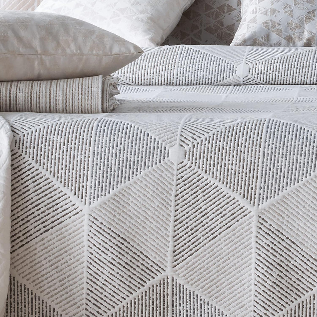 VIALMAN Leichte Tagesdecke Sofia 27 für Doppelbett von 180 und 200 cm, Tagesdecke für Betten mit 180