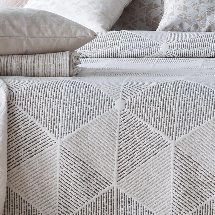 VIALMAN Leichte Tagesdecke Sofia 27 für Doppelbett von 180 und 200 cm, Tagesdecke für Betten mit 180