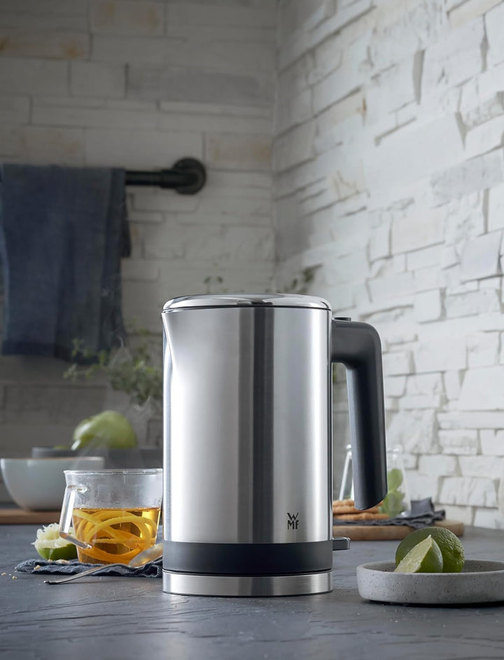 WMF KÜCHENminis Wasserkocher 0,8 l, 1800 W, Reisewasserkocher, cromargan matt/silber