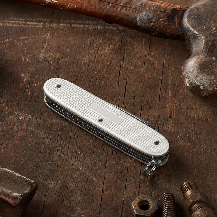 Victorinox Taschenmesser Farmer Alox (9 Funktionen, Hochwertige Alox Schalen, Holzsäge) one size Sil