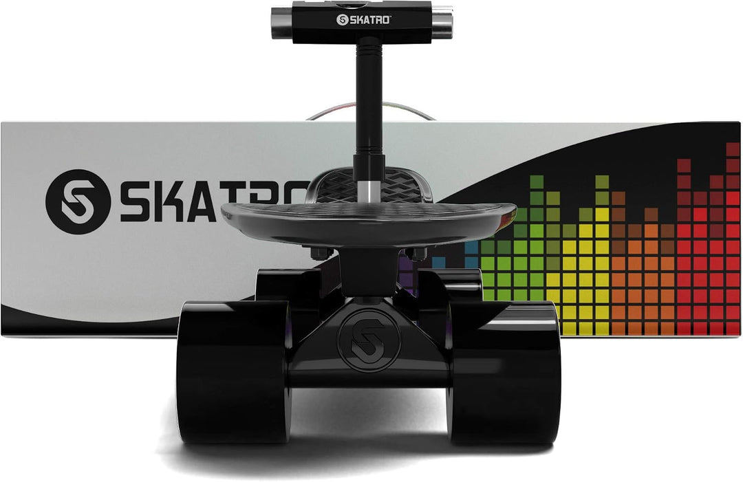Skatro - Mini-Cruiser-Skateboard. 22 Zoll Kunststoff-Board im Retro-Stil, komplett mit Black Panther