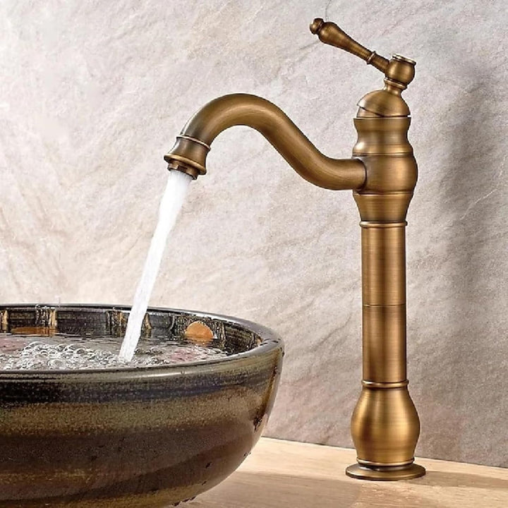 Gebürsteter Gold-Badezimmerhahn 360° Schwenkbarer Einhand-Badezimmerhahn Moderne elegante Küche Bade