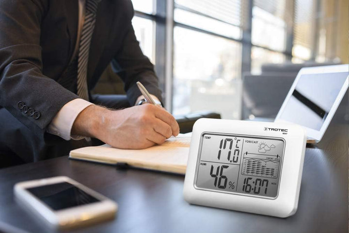 TROTEC BZ07 Wetterstation 6-in-1-Kombigerät mit Innenraum-Klimawerten, Wettertrend, 12-Stunden-Tempe