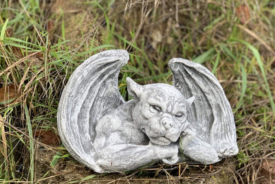 stoneandstyle Steinfigur Gargoyle Denker frostfest wetterfest Steinguss