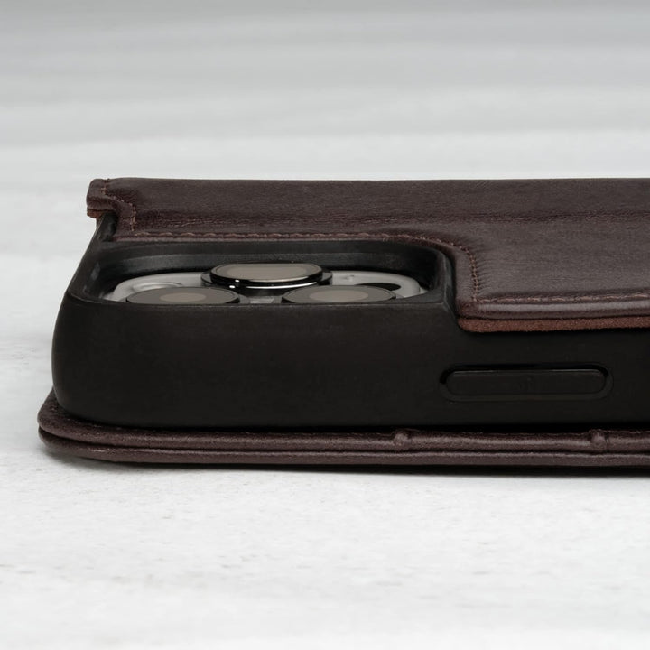TORRO Handyhülle kompatibel mit iPhone 14 Pro Max - Echte Lederhülle mit Kartenfächern und horizonta