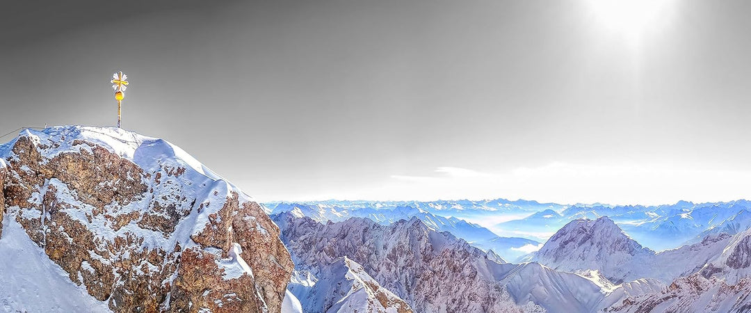 Glasbild Panorama | Wandbild aus Echtglas | Zugspitze im Sonnenlicht | 100x40 cm | inkl. Aufhängung