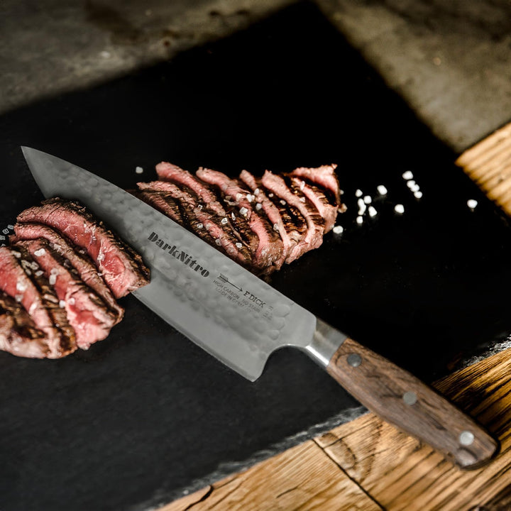 F. DICK Kochmesser DarkNitro 21 cm - geschmiedet, rostfrei, Klinge extra scharf, 61 HRC, Chefmesser