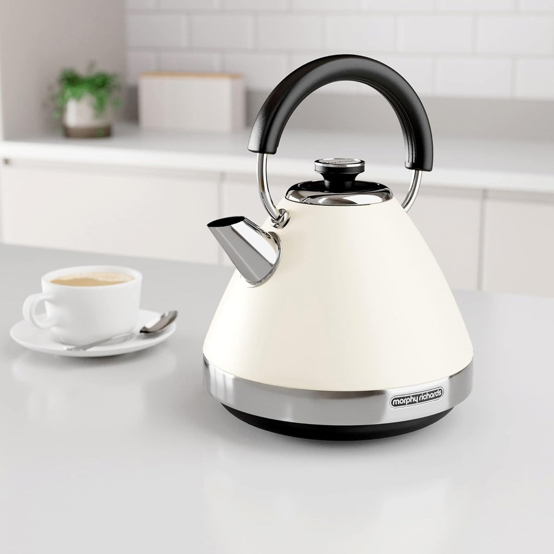 Morphy Richards Venture 100132 Wasserkocher, Pyramidenform, 1,5 l, 3 kW, Rapid Boil Cremefarben VENT