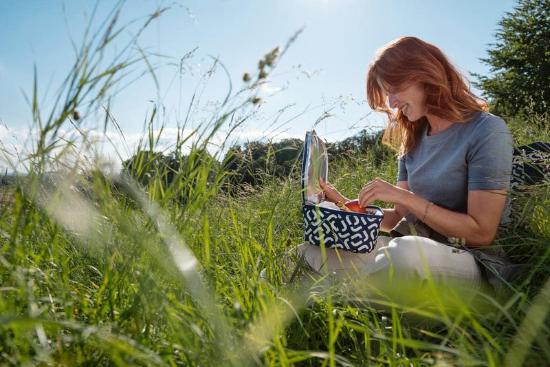 reisenthel coolerbag M Pocket in Signature Navy – Kühltasche aus recycelten PET-Flaschen – Ideal für