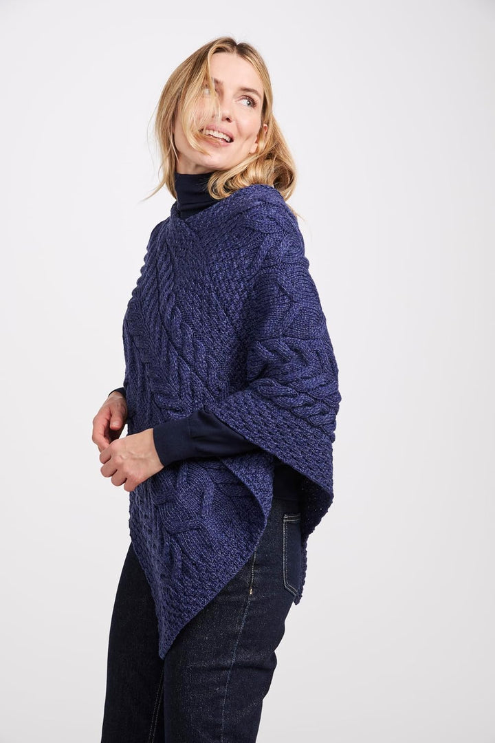 Aran Woollen Mills Superweicher Stilvoll Poncho aus 100% Merinowolle Einheitsgrösse Blau, Einheitsgr