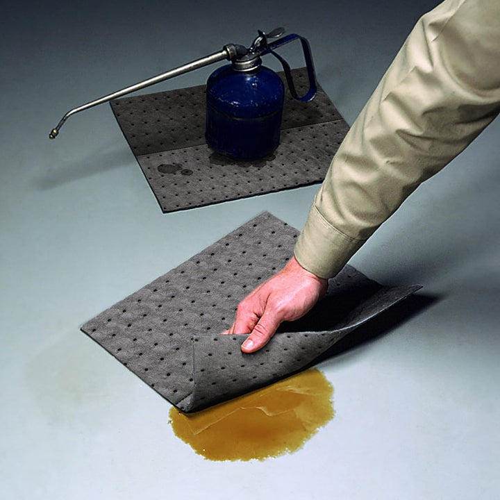 New Pig MAT251 PIG Universal-Matte, 37,1 l Saugfähigkeit, 33 cm Länge x 25 cm Breite, 100 Matten/Spe