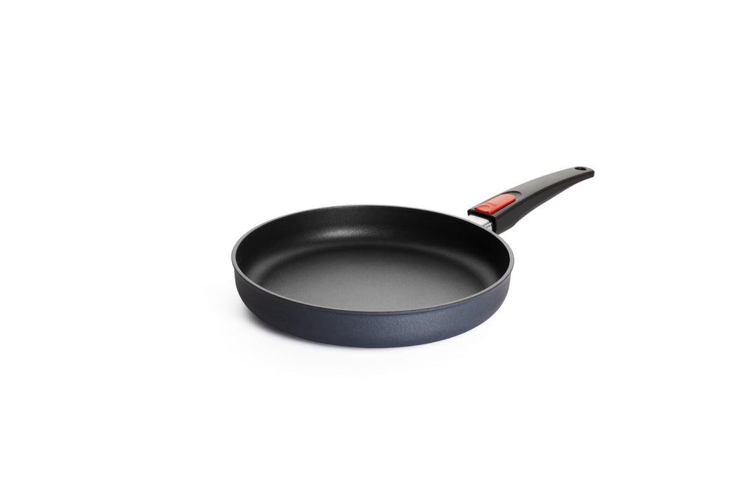 Woll Diamond Lite Flachpfanne - Induktiv -, Ø 26 cm, 5 cm hoch, mit abnehmbarem Stiel - Geeignet für