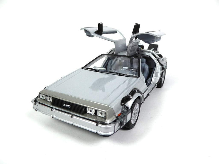 OPO 10 - Welly - Lot von 4 Delorean-Autos von Back to The Future - Filmen - Massstab 1:24 (Ref: L4)