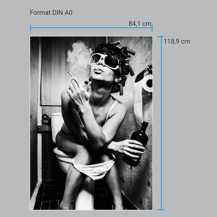 wandmotiv24 Poster als Wanddeko, Grösse Din A0, Frau im Bad, Sonnenbrille, Fotografie, Schwarz Weiss