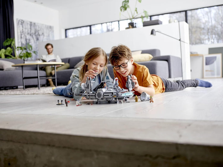 LEGO Star Wars 75257 Millennium Falcon Bauspielzeug-Set für Kinder, Jungen und Mädchen ab 9 Jahren,