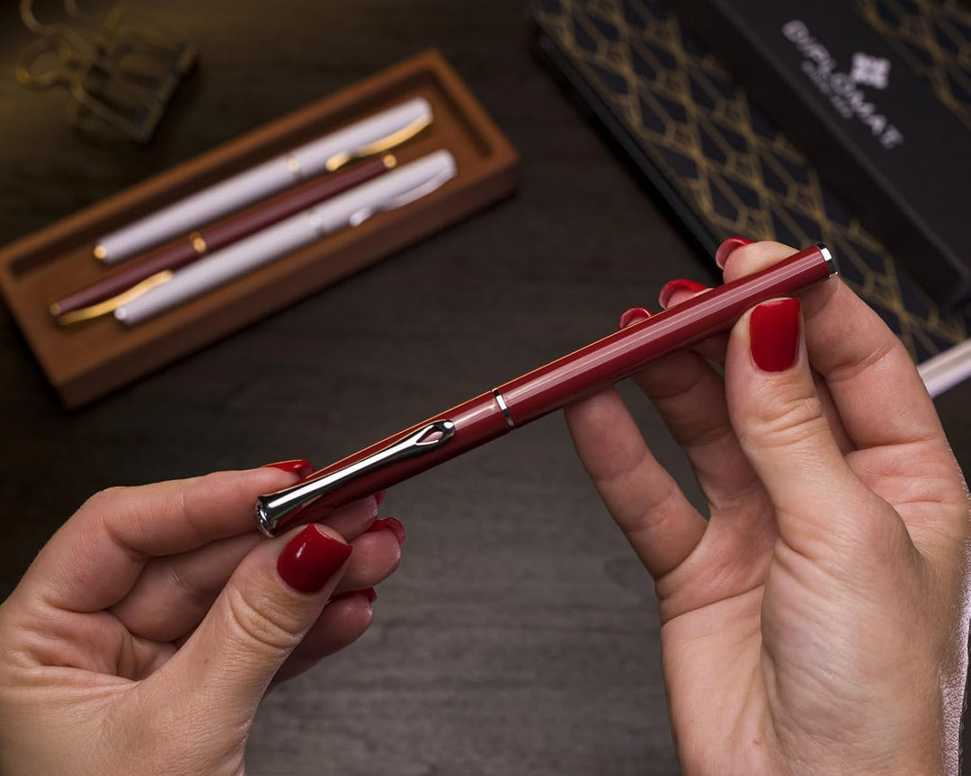 Diplomat Traveller Dark Red Füllhalter-Set, Füllhalter aus Metall im Set mit Schreibtinte und Konver