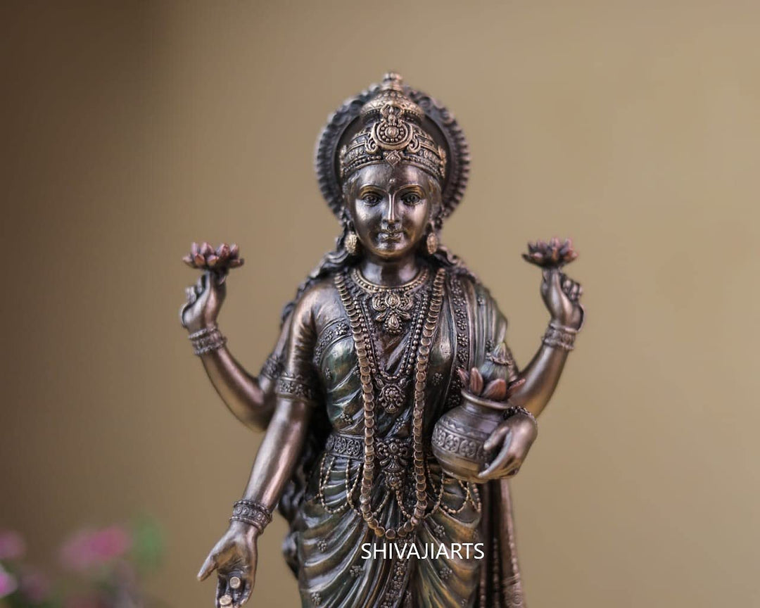 SHIVAJI ARTS Lakshmi Statue, 26 CM Grosse stehende Göttin Lakshmi Idol, Laxmi Idol Hindu-Göttin des