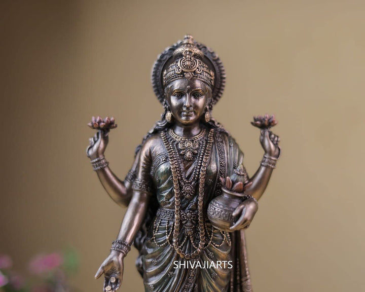 SHIVAJI ARTS Lakshmi Statue, 26 CM Grosse stehende Göttin Lakshmi Idol, Laxmi Idol Hindu-Göttin des