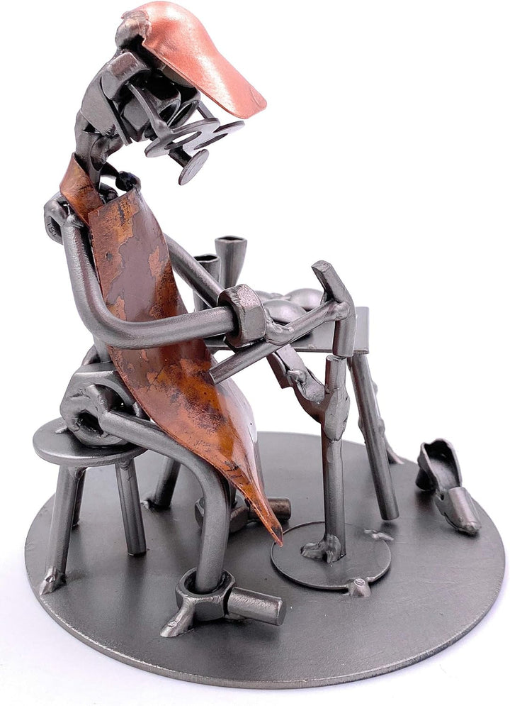 STEEMO Schraubenmännchen Schuster Handwerker-Geschenk Metall-Deko 12x12x14 cm