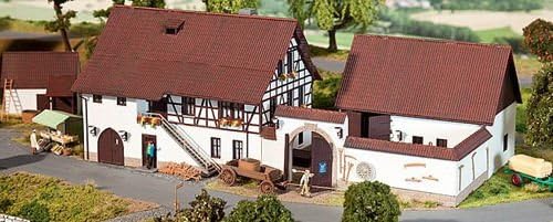 Faller 130372 H0 Hofgut, 27.5 x 5.4 x 39 cm