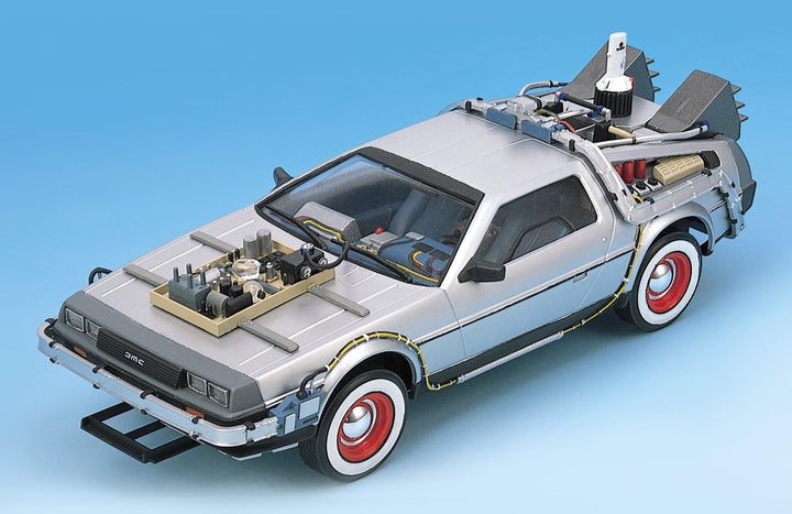 Aoshima 1:24 Massstab Bausatz 11874 Zurück in die Zukunft Teil 3 Delorean mit Railraod - Plastikmode