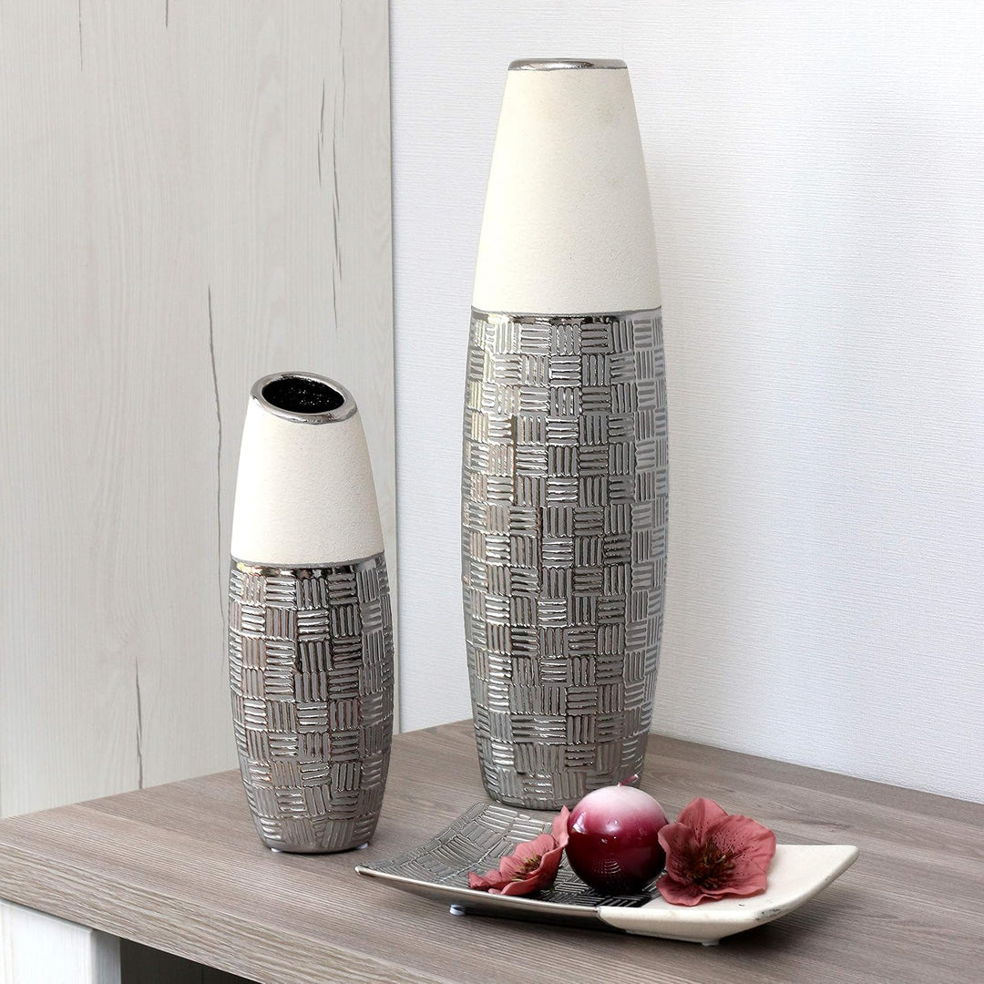 Dekohelden24 Edle Designer Keramik Vase oval mit Loch und langem Hals in Silber-rau weiss, Silbergra