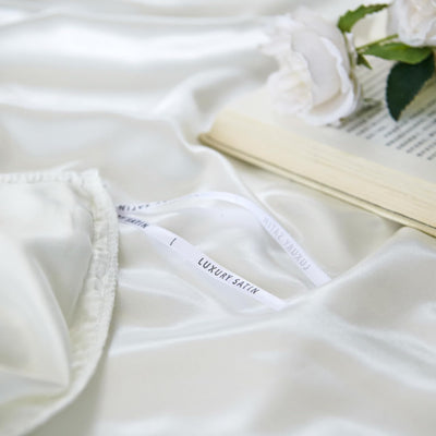 Freyamy Satin Bettwäsche 135x200 Glatt Luxus Seide Glanzsatin Bettwäsche Set Weiss Einfarbig Rüschen