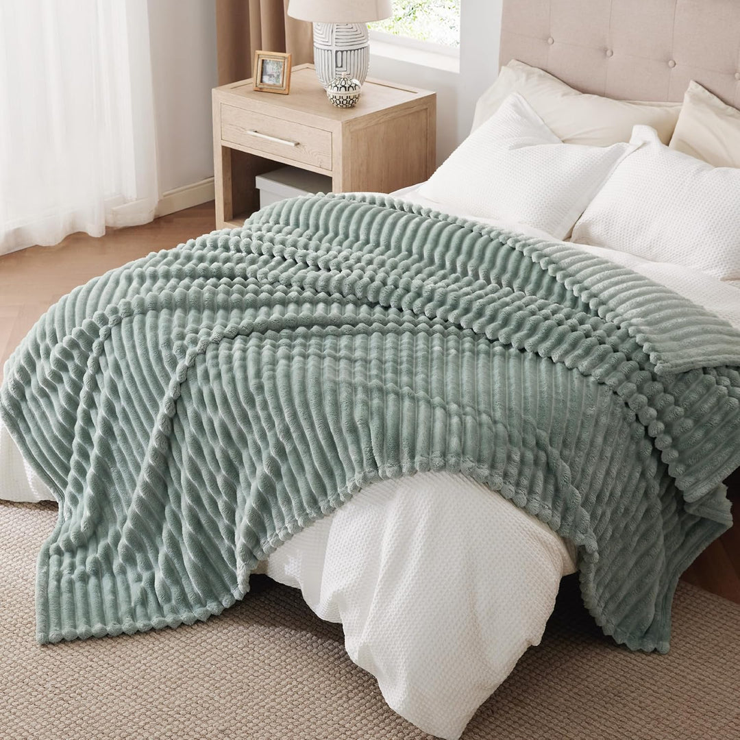 BEDSURE Kuscheldecke für Zimmer Deko - Wolldecke & Fleecedecke, Sofadecke, Weiche Warme Grobe Kordde