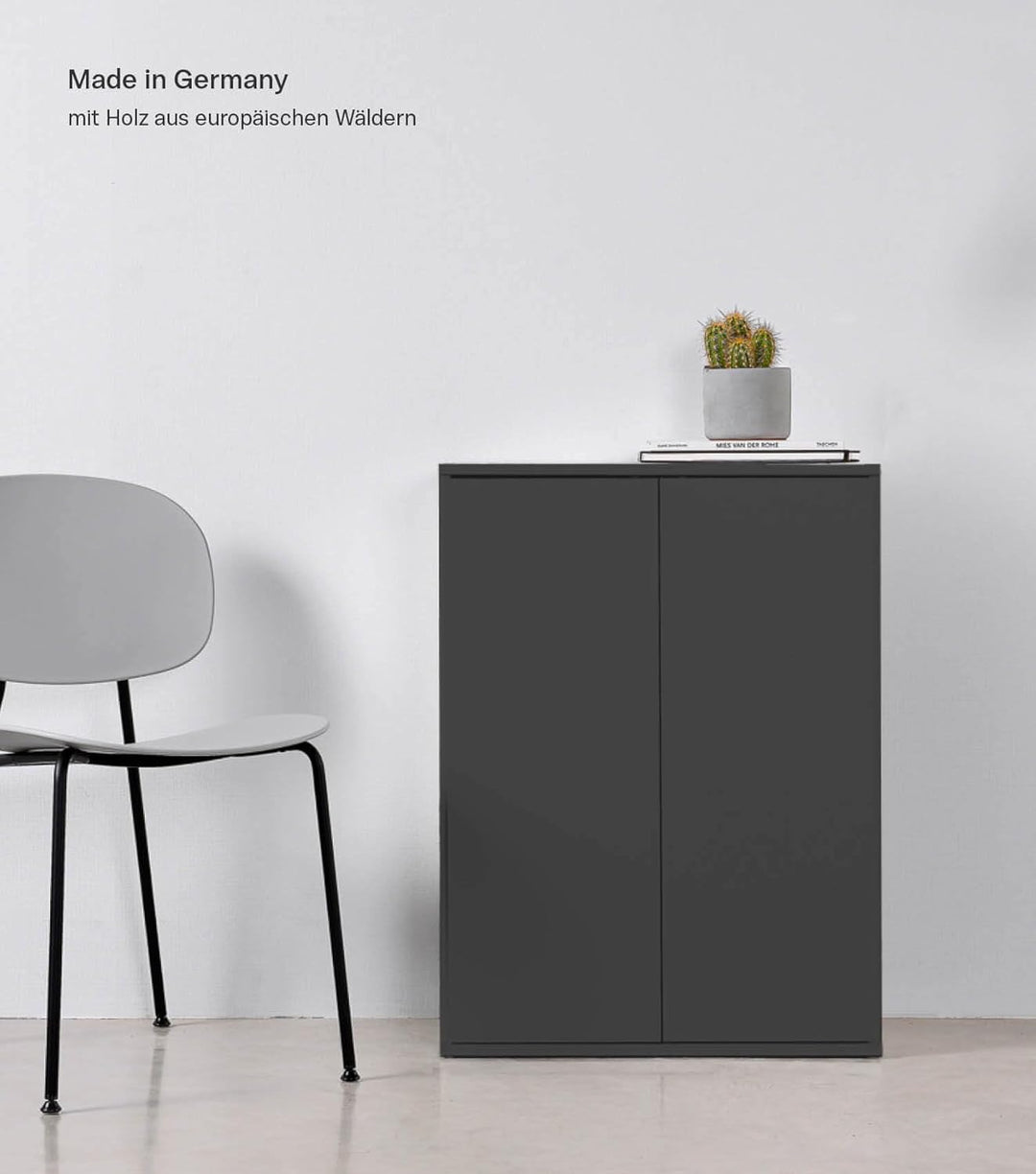 mokebo® Mehrzweckschrank 60 cm Breite 'Der Kurze', Schrank schmal, Schuhschrank in Schwarz, Aktensch