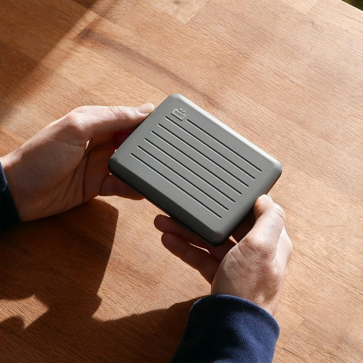 ÖGON -DESIGNS- V2 Smart Case Large - Aluminium Geldbörse - RFID Blockierung Kartenhalter - Kapazität