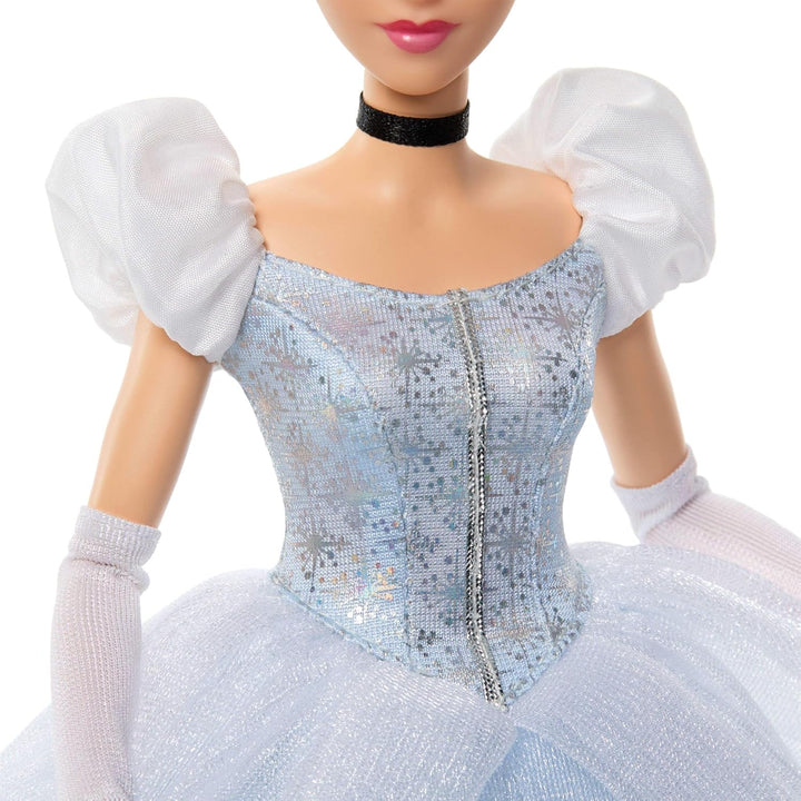 Mattel Disney Princess Glitzerprinzessin Cinderella Modepuppe mit Zubehörteilen, mit abnehmbarem Kle