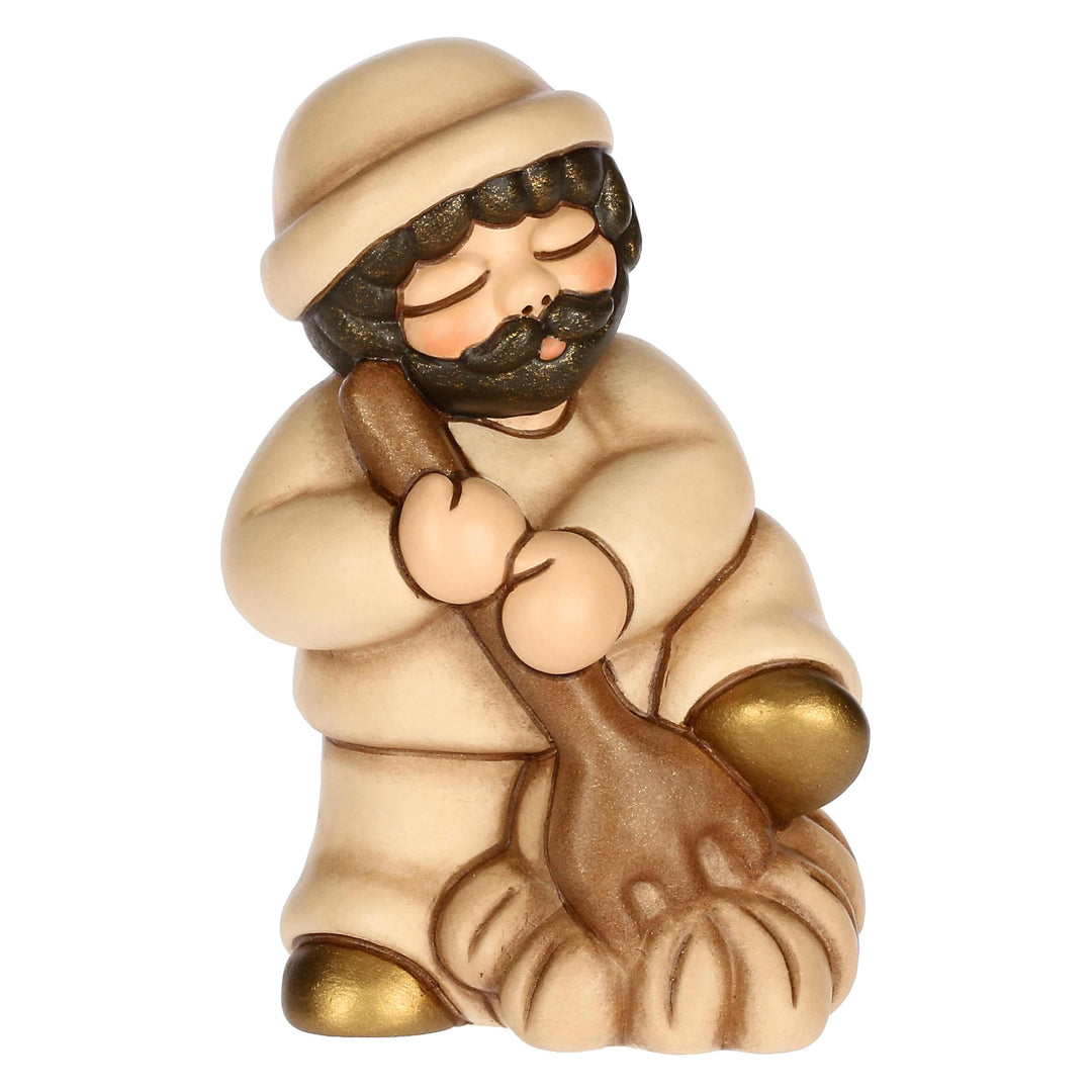 THUN, Mann mit Gabel und Heu aus hochwertiger Keramik, Kollektion Klassische Krippe, Weihnachtskripp