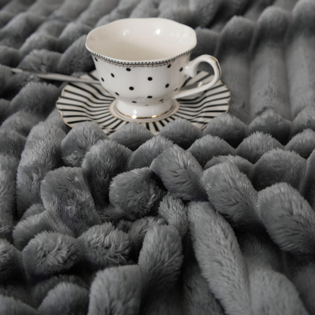 Kuscheldecke - Warme Flausige Bettüberwurf Decke und Sofadecke - Streifen Design Mama, Frauen und Fr