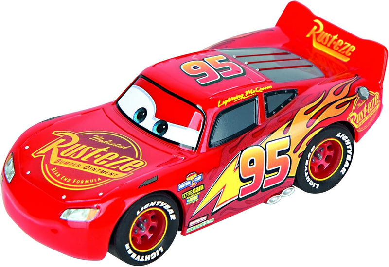 Carrera FIRST Disney Pixar Cars - Power Duell Autorennbahn für Kinder ab 3 Jahren I 2,4m Rennstrecke