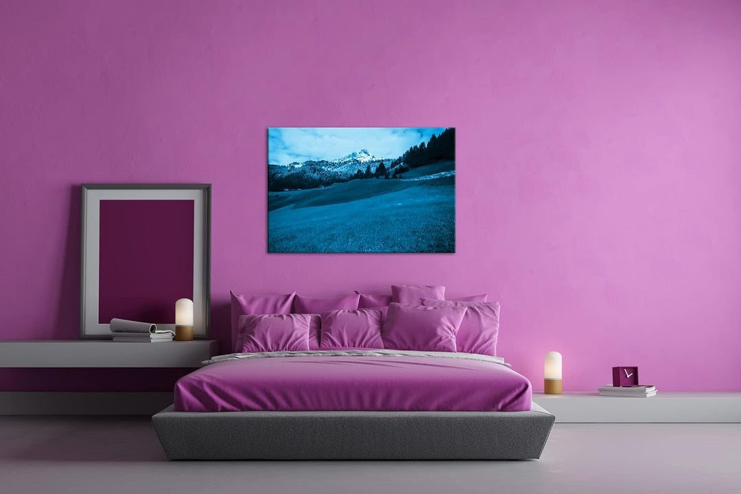 zauberhafte Wiesen in den Bergen Format: 80x60 Effekt: Monocrome Blau als Leinwand, Motiv fertig ger