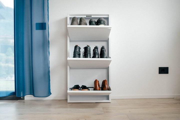 Dmora - Schuhschrank Alginet, Platzsparendes Schuhregal, Schuhregal für den Eingangsbereich, 3-türig