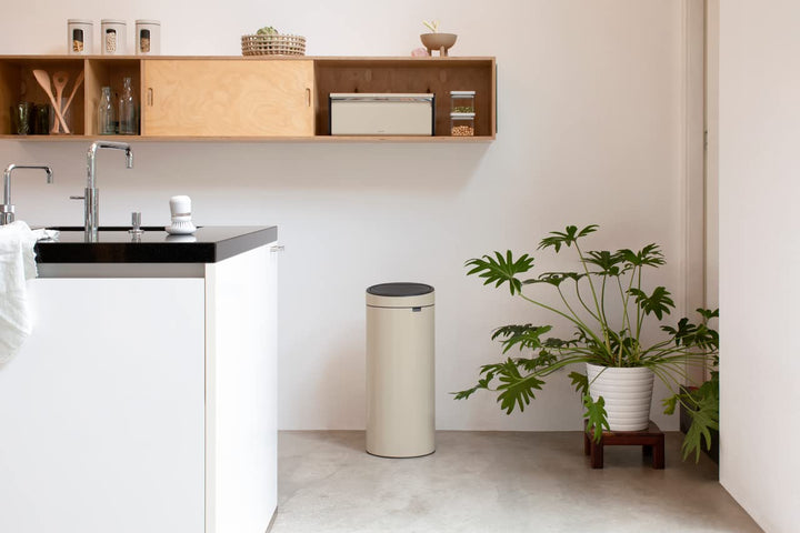 Brabantia - Touch Bin 30L - Grosser Mülleimer für die Küche - Soft-Touch-Öffnung - Entnehmbarer Inne