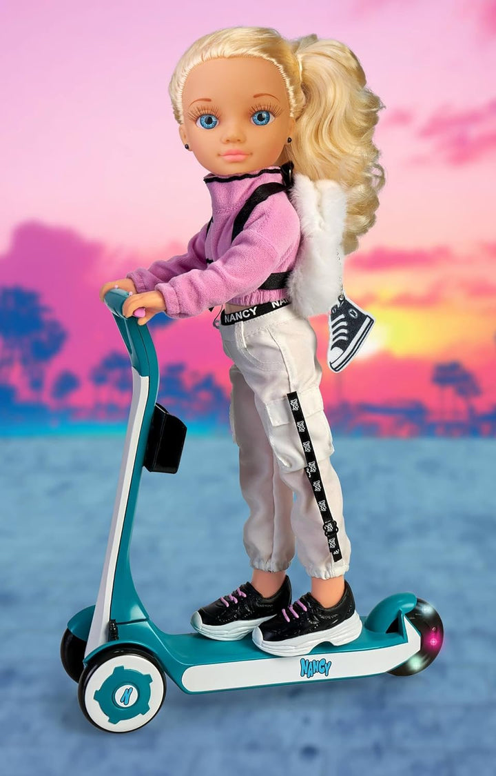 NANCY - Ein Tag Roller, Puppe mit Rollern, hat Lichter auf Räder, sehr kühle Kleidung und Accessoire