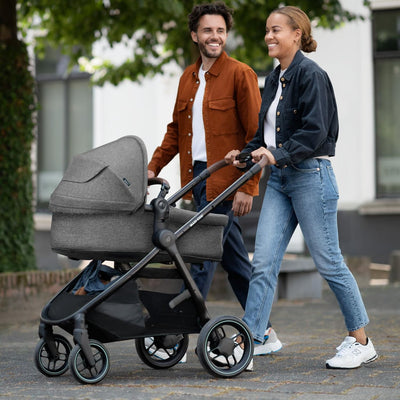 Maxi-Cosi Zelia S Trio Kinderwagen 3in1 Set, FamilyFix 360 drehbare Basisstation Bundle - Kinderwage