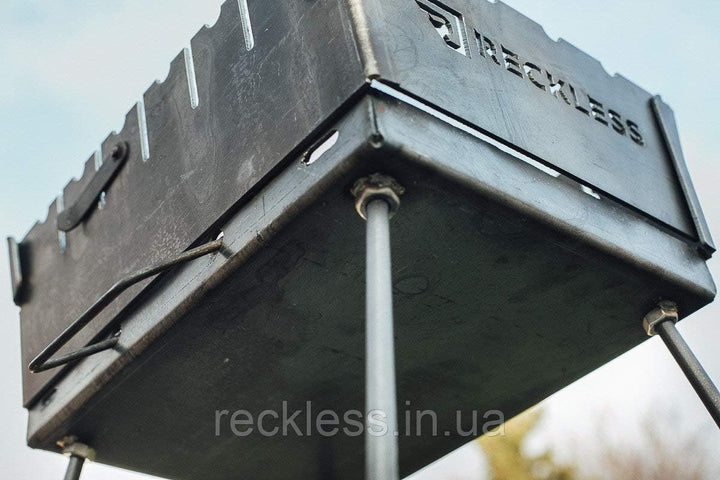 Mangal-Koffer KL-10/3 für 10 Spiesse, 3 mm tragbar zum Schaschlik und Grillen Grill BBQ Set. Faltbar