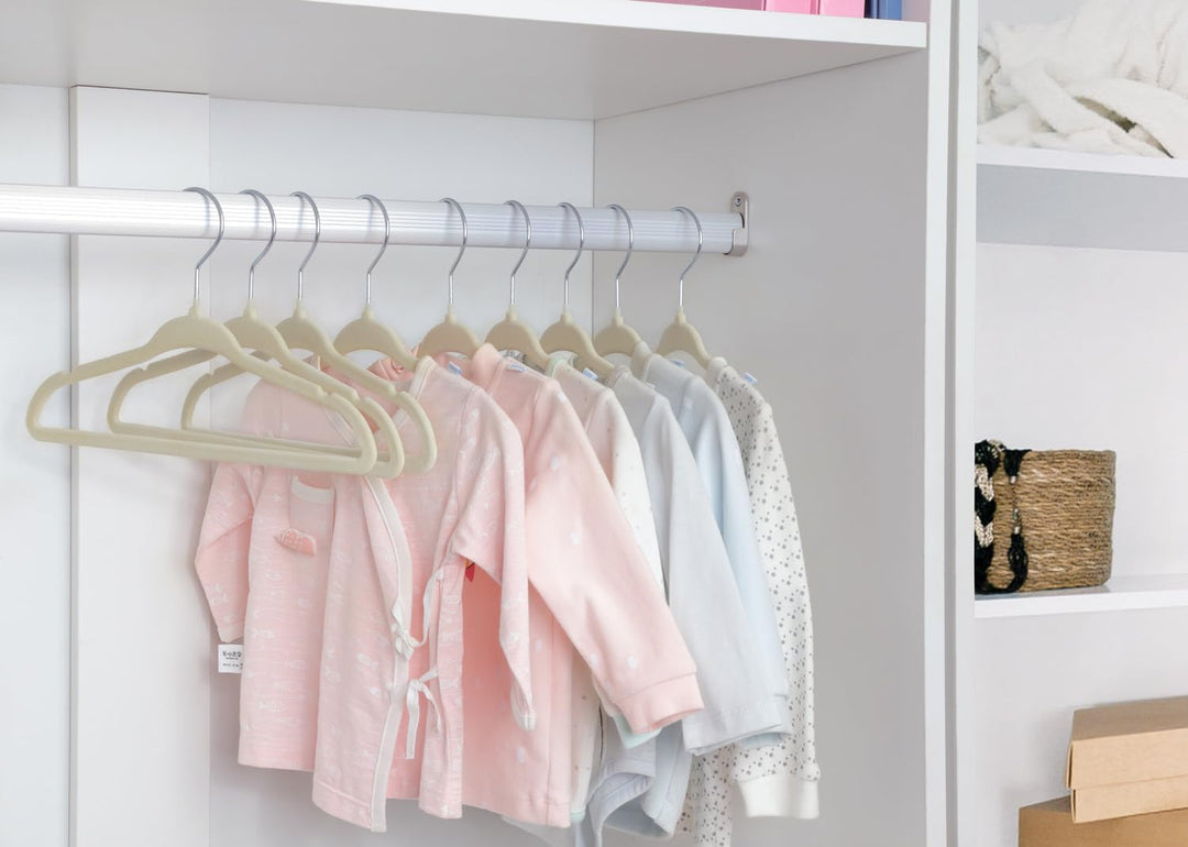 ManGotree 28 cm Baby-Samtbügel, rutschfeste Kinderkleiderbügel mit 360°-Drehhaken, Ultradünne Filz-K